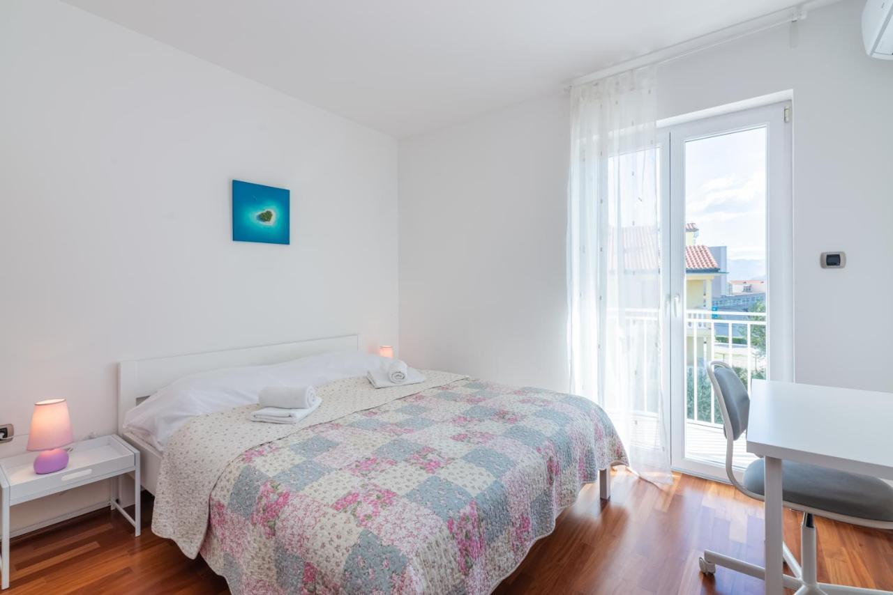 Beautiful Apartment Lovorka 6 , Baska, Krk Exterior foto