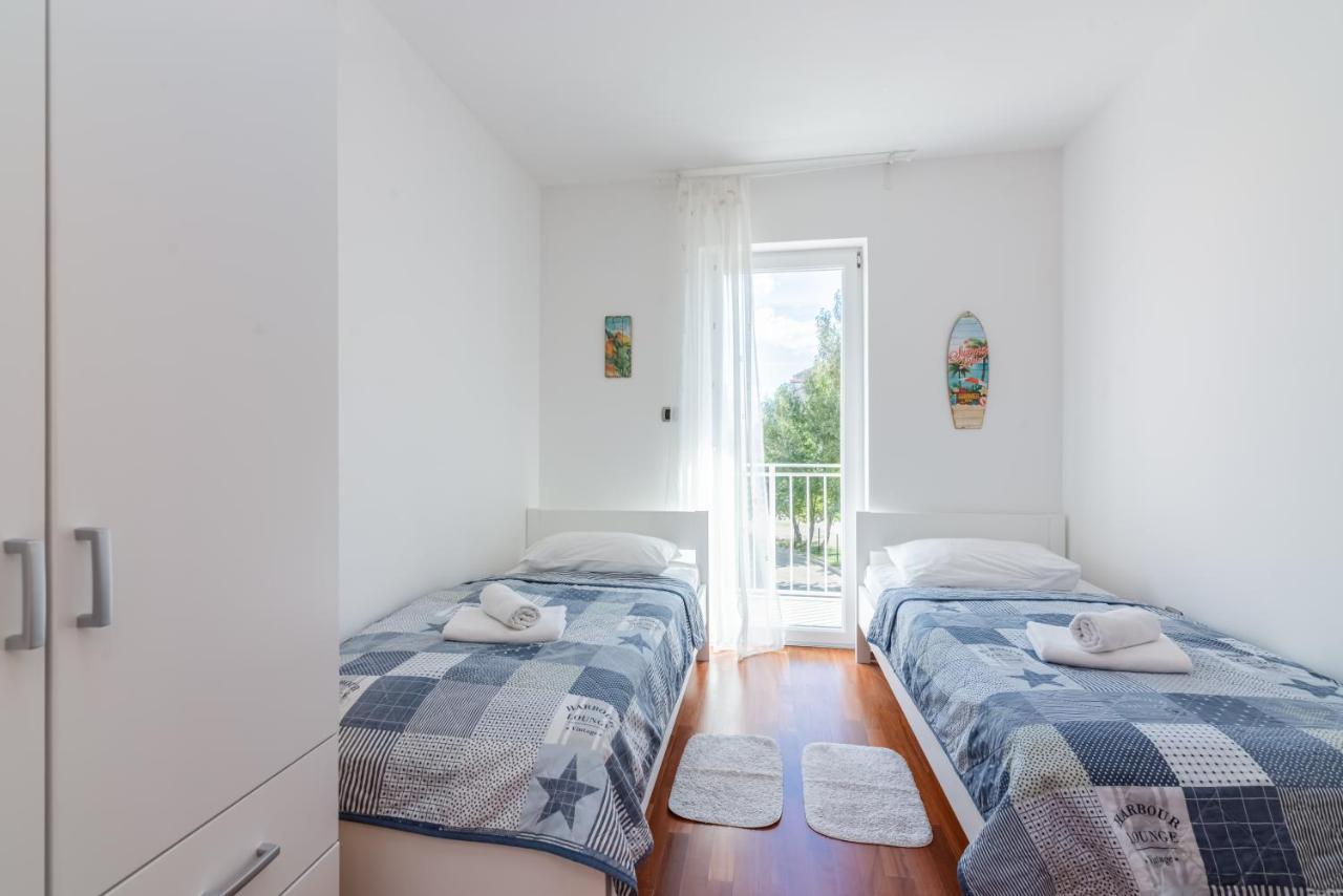 Beautiful Apartment Lovorka 6 , Baska, Krk Exterior foto