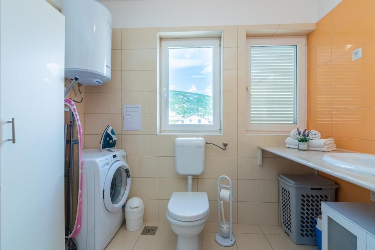 Beautiful Apartment Lovorka 6 , Baska, Krk Exterior foto